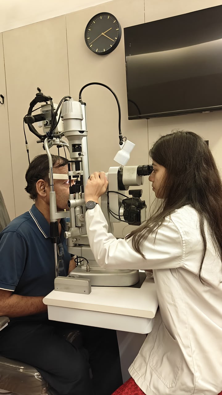 Aarav Eye Care ophthalmologist carrying out a slit-lamp examination
