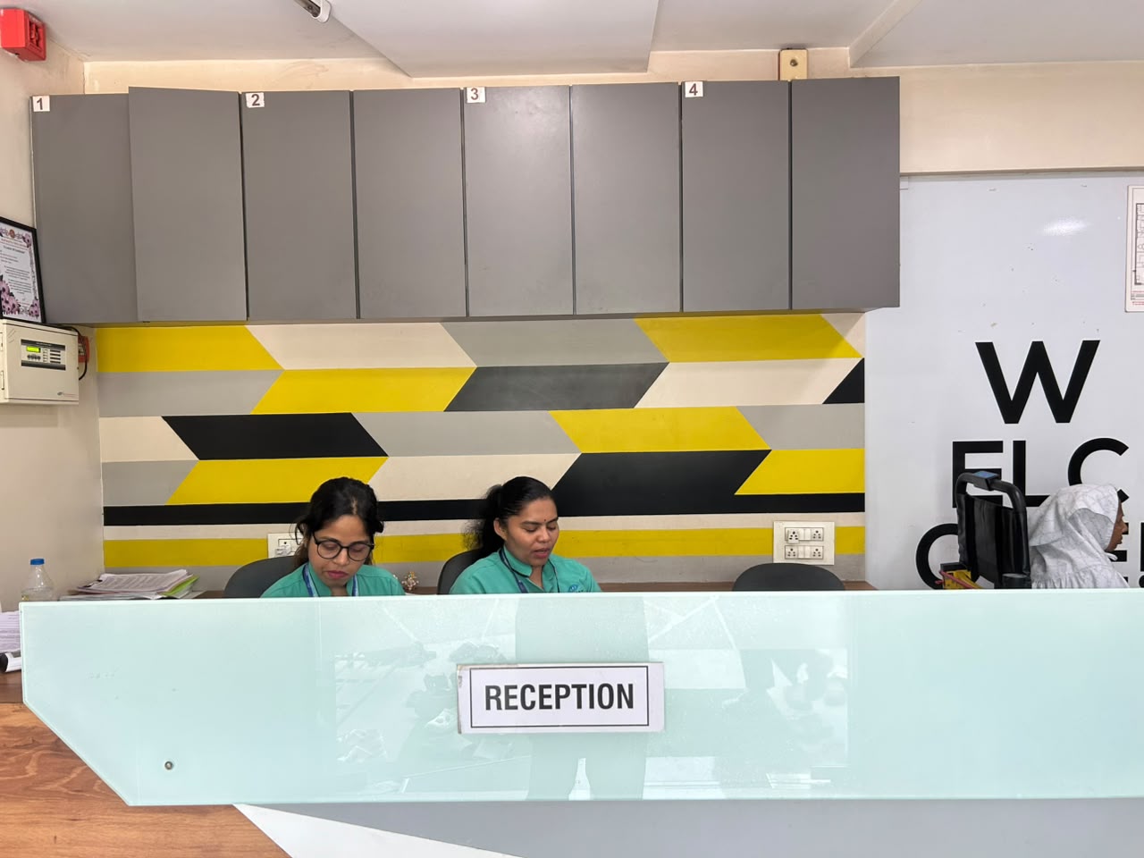 Aarav Eye Care Mira Road reception team