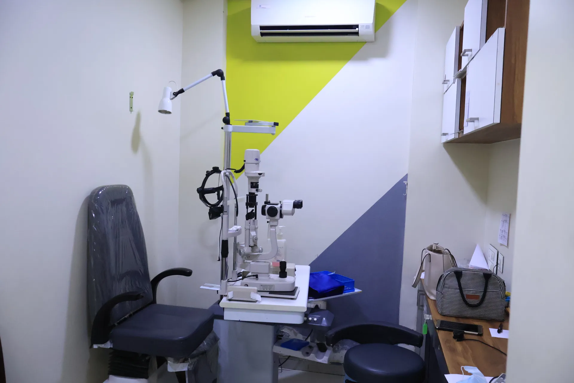 Patient-care environment at Aarav Eye Care Lalbaug